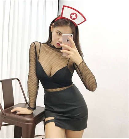 细致的用舌尖拨动着-地铁被强系列短篇小说_情趣说明书