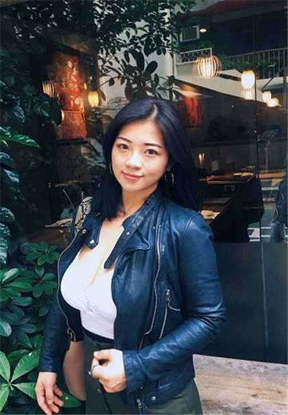 把老师上了小说-同桌女生每天裙子都穿很短_情趣说明书