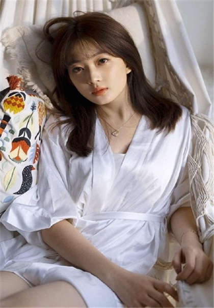 被轮流强奸小黄文-我的美女房东_情趣说明书