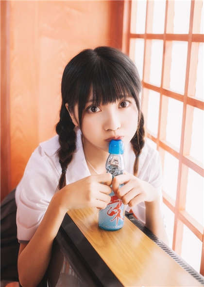 黄色的小故事-性史群交篇_情趣说明书