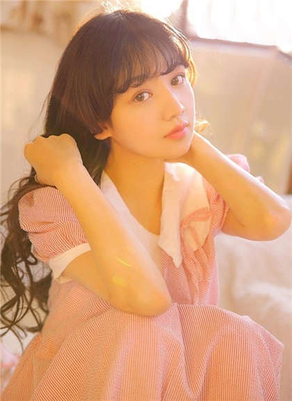 两男吃奶玩乳尖故事-疯狂的爱爱车震小故事_情趣说明书