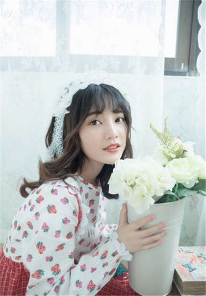 小伟快点痛-在学校里污污的小黄_情趣说明书