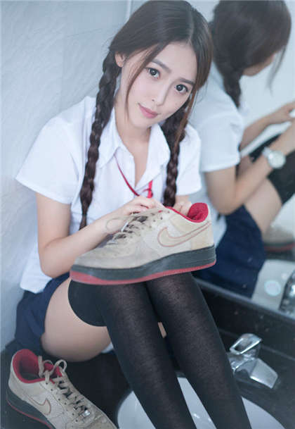 高h百合文-肉多一男多女小说_情趣说明书