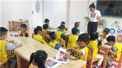 特朗普：希望鲍威尔辞职 将让愿意降息的人来担任美联储主席