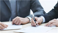 美国和沙特签署上千亿美元军售协议