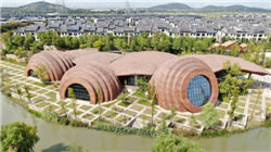 余承东演讲原文：鸿蒙智驾不是第一阵营，而是第一名！