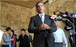 马斯克表示未来可在全自动驾驶状态下发送短信