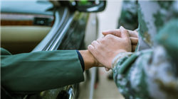 白宫称特朗普将在午夜前设定新关税